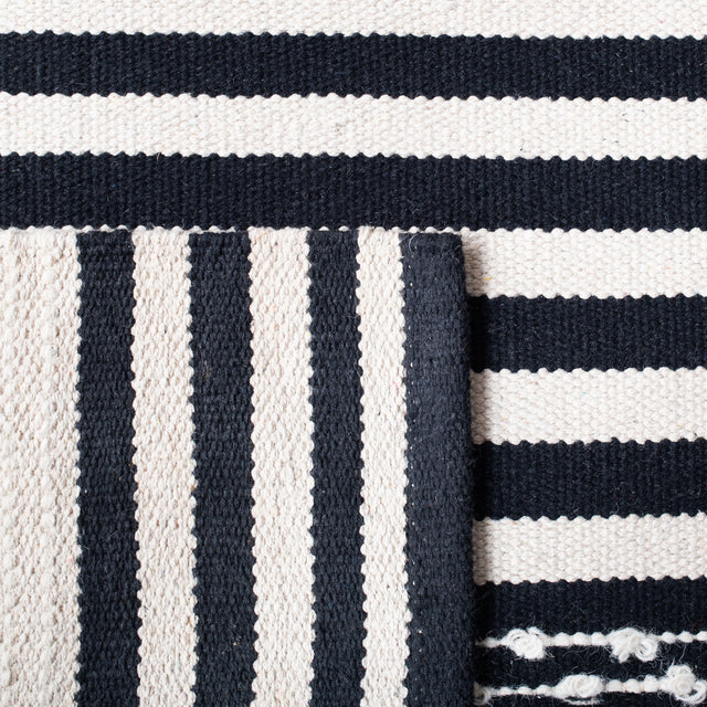 Safavieh Striped Kilim Stk511Z Black/Ivory Rugs.