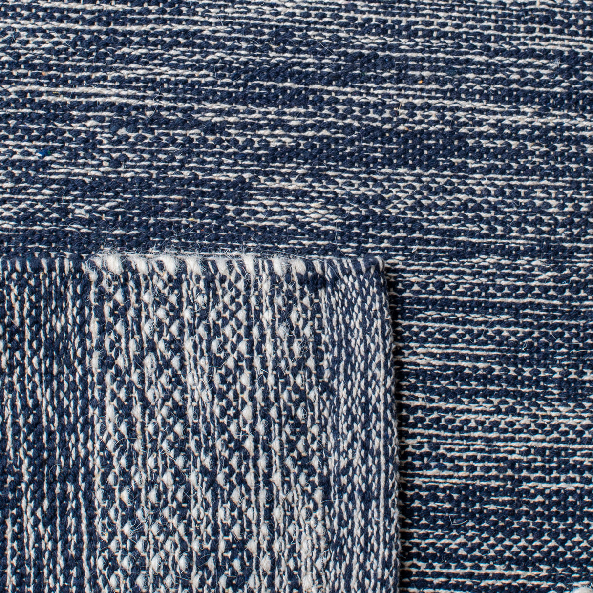 Safavieh Striped Kilim Stk514N Navy/Ivory Rugs.