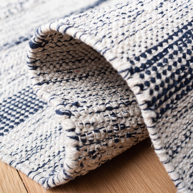 Safavieh Striped Kilim Stk517A Ivory/Navy Rugs.