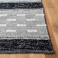 Safavieh Striped Kilim Stk518Z Black/Ivory Area Rug