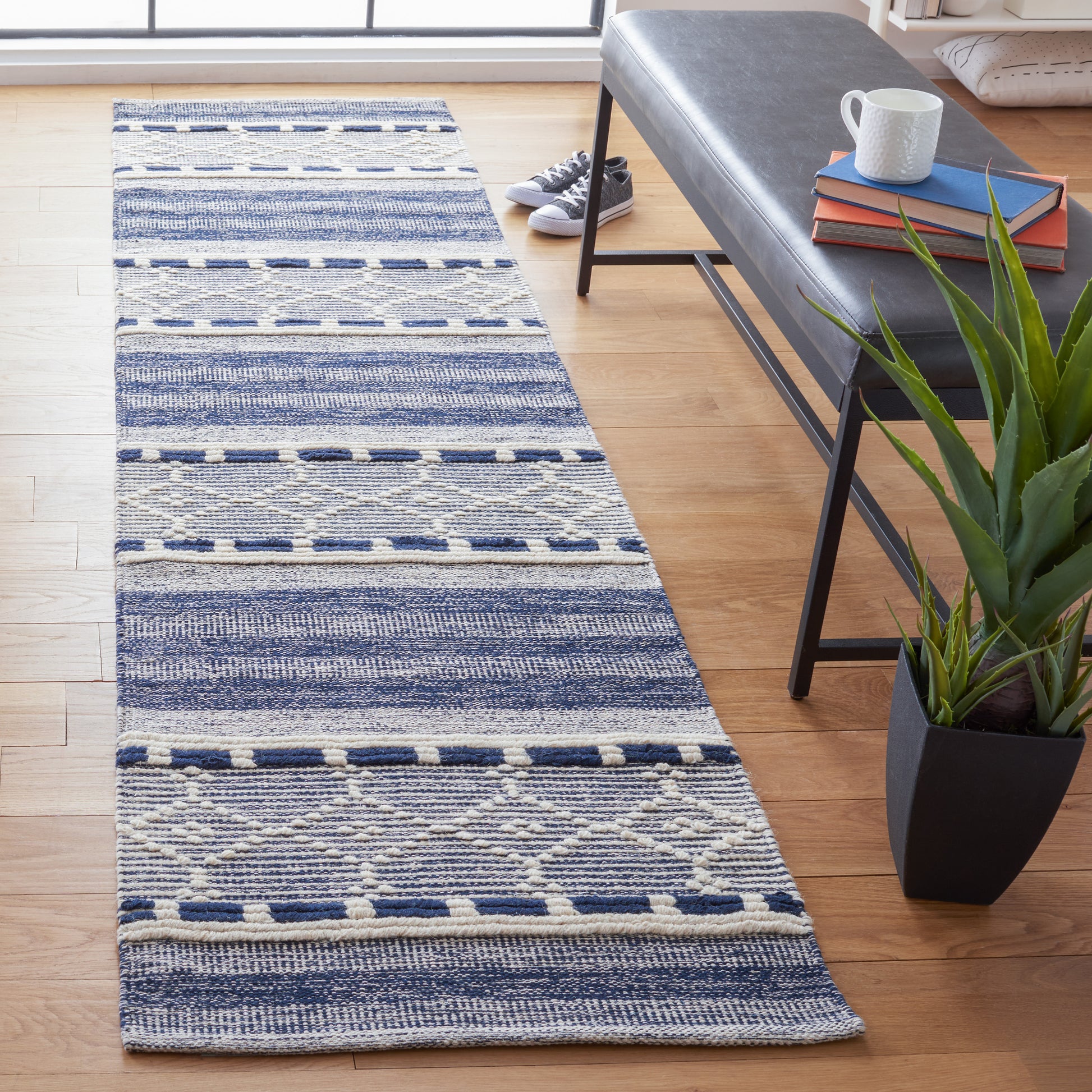 Safavieh Striped Kilim Stk522N Navy/Ivory Area Rug