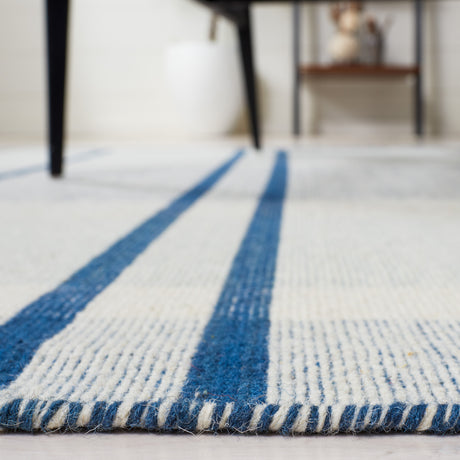 Safavieh Striped Kilim Stk707M Blue/Beige Rug.