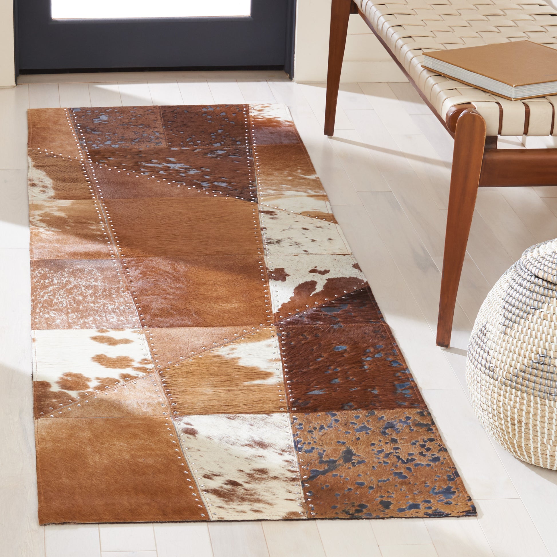 Safavieh Studio Leather Stl185T Brown/Ivory Area Rug