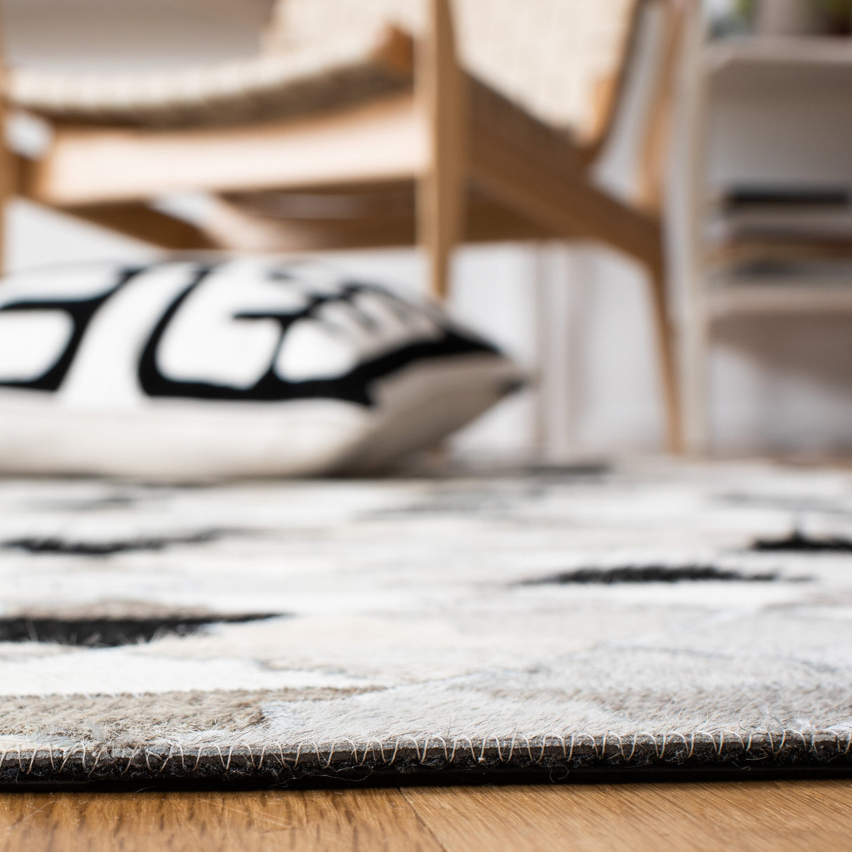 Safavieh Studio Leather Stl230F Grey/Black Rugs.