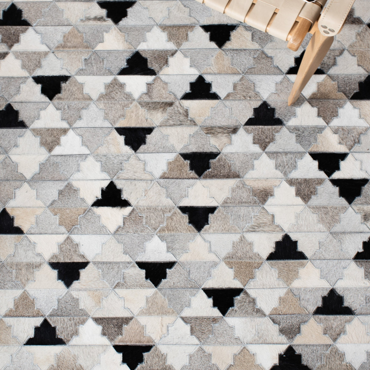 Safavieh Studio Leather Stl230F Grey/Black Rugs.