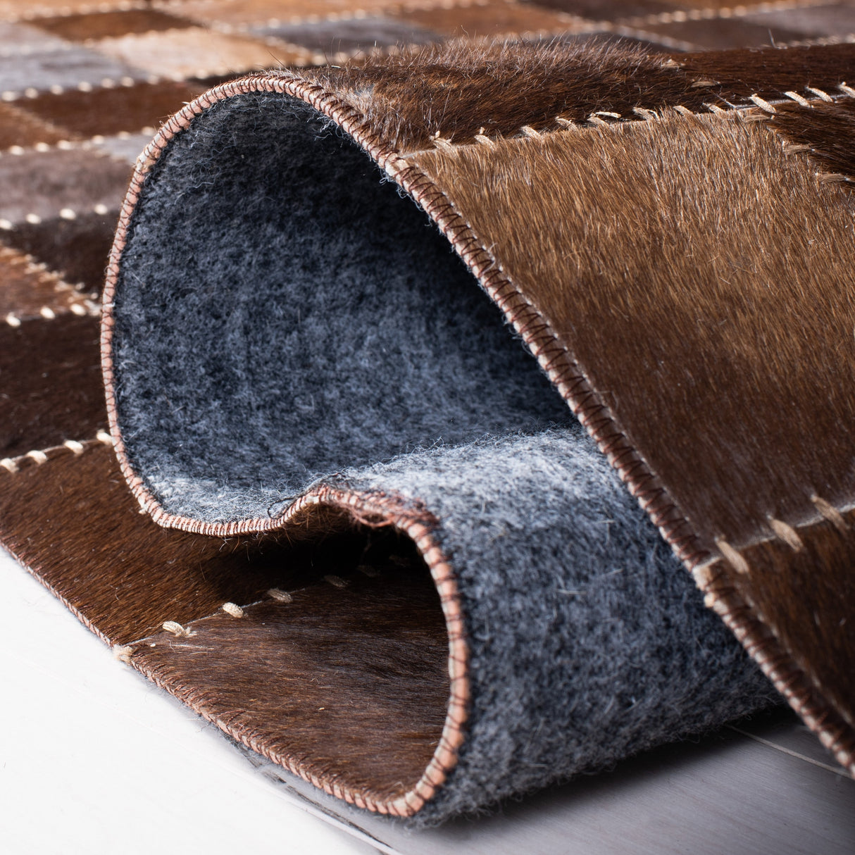 Safavieh Studio Leather Stl815T Brown/Beige Rugs.