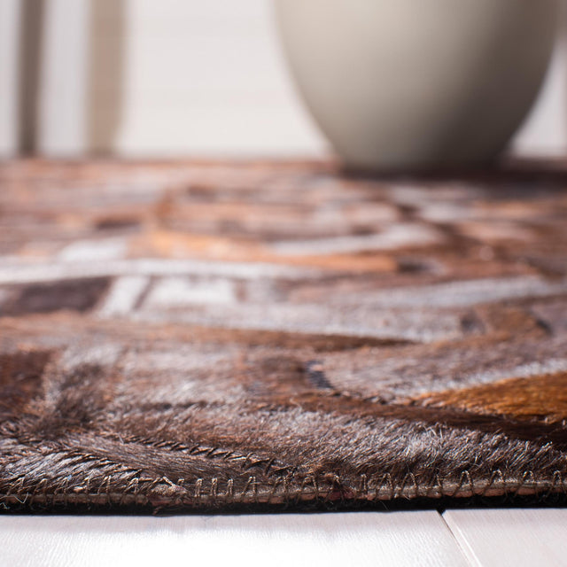 Safavieh Studio Leather Stl817T Brown/Light Brown Rugs.