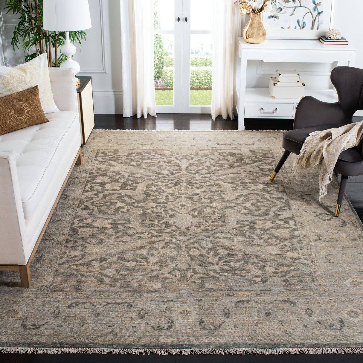 Safavieh Sultanabad Sul1079A Grey Rug.