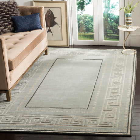 Safavieh Tibetan Tb054D Silver/Grey Rug.