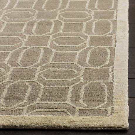 Safavieh Tibetan Tb834C Mint Rug.