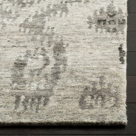 Safavieh Tibetan Tb954A Silver/Grey Rug.