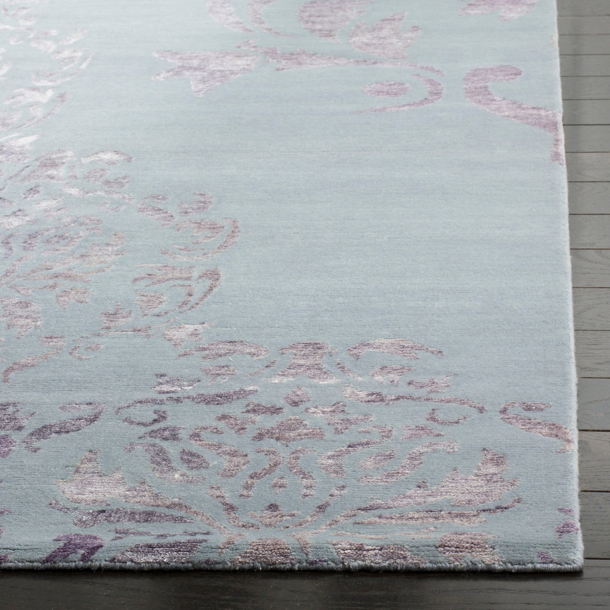 Safavieh Tibetan Tb959C Beige/Purple Rug.