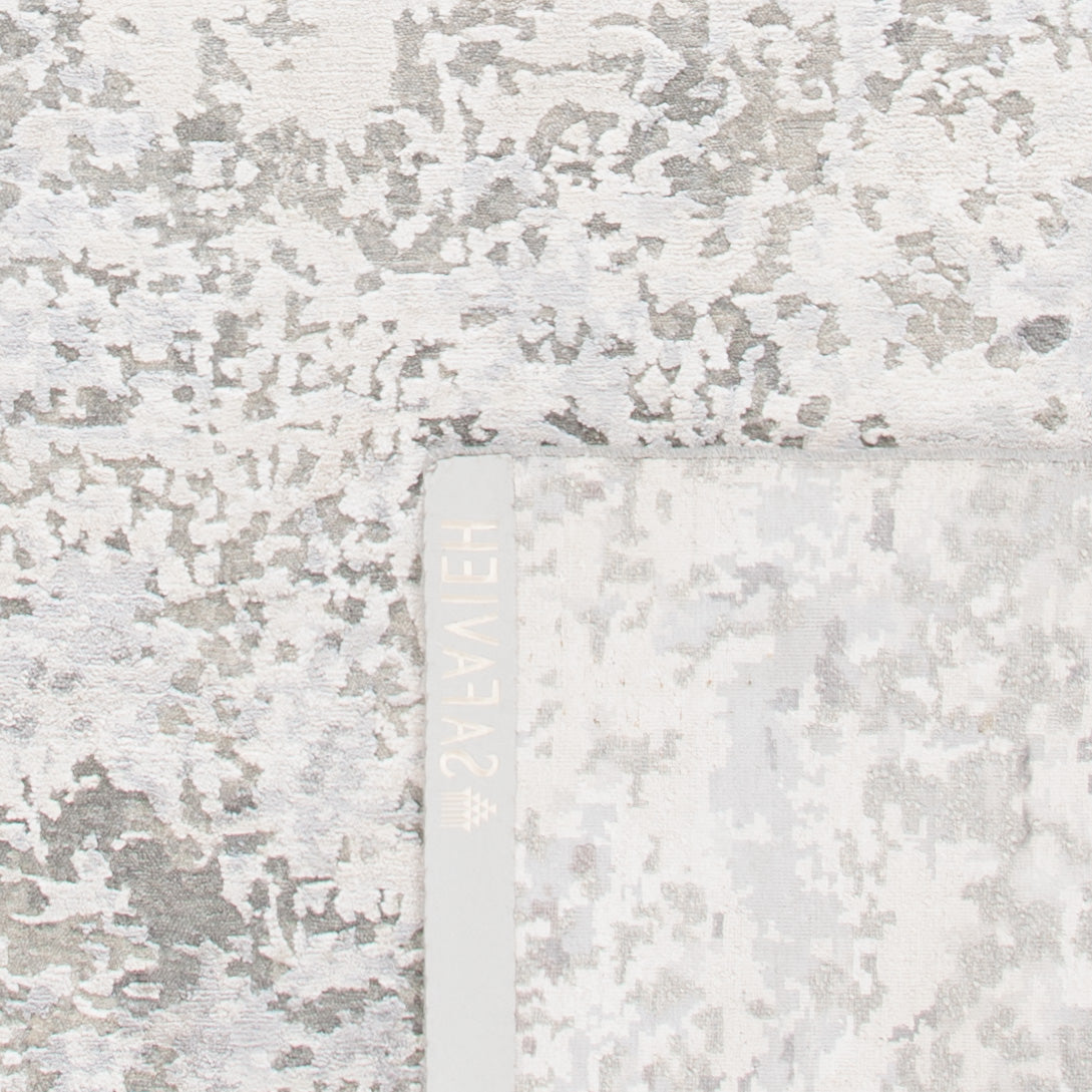 Safavieh Tiffany Tfn612A Silver/Silver Rug.