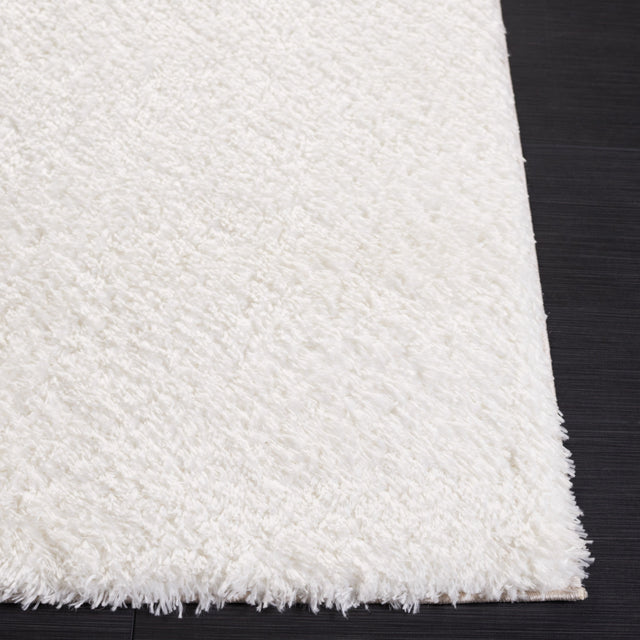 Safavieh Tahoe Shag Tho670A White Rug.