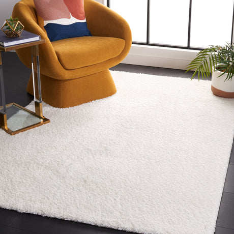 Safavieh Tahoe Shag Tho670A White Rug.