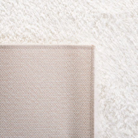 Safavieh Tahoe Shag Tho670A White Rug.