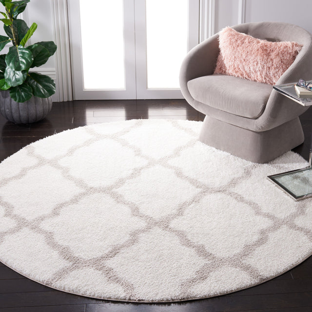 Safavieh Tahoe Shag Tho675A White/Silver Rug.