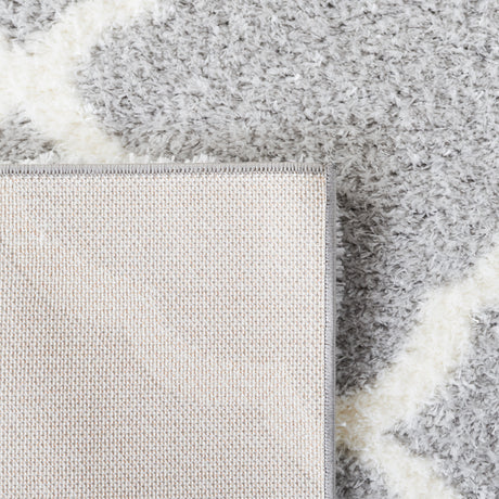 Safavieh Tahoe Shag Tho675H Light Grey/White Rug.