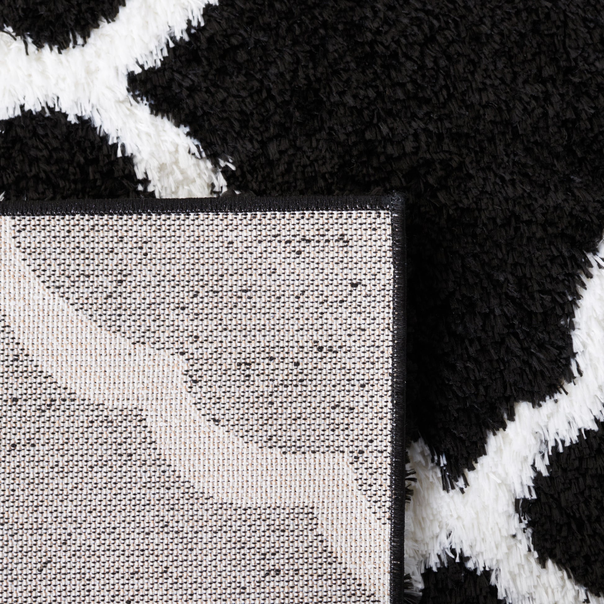 Safavieh Tahoe Shag Tho675Z Black/White Area Rug