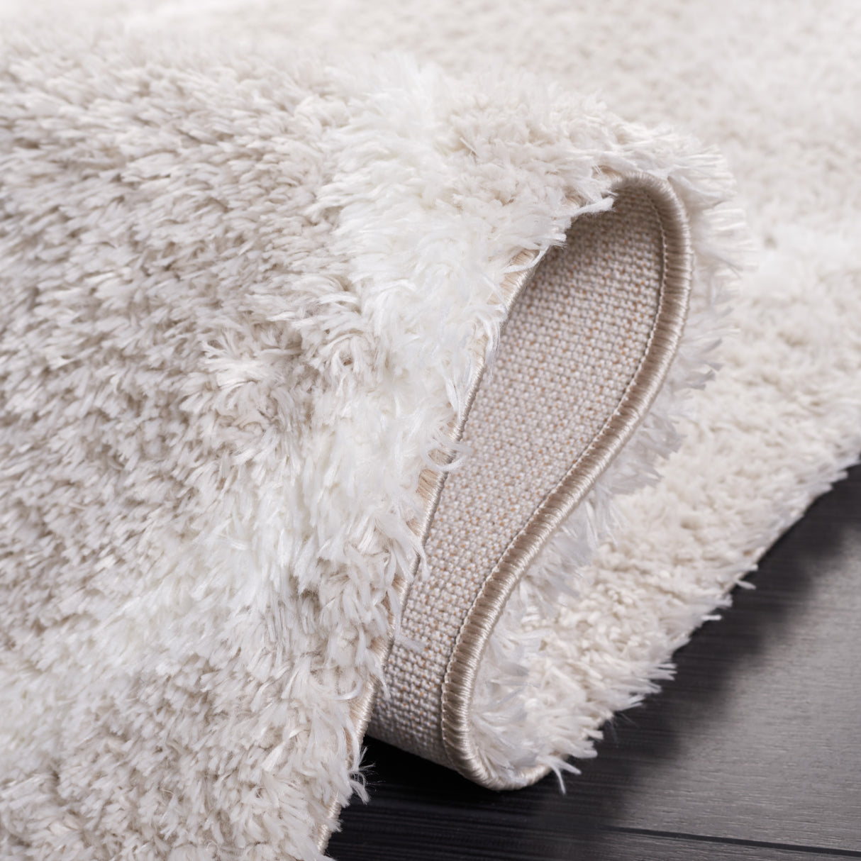 Safavieh Tahoe Shag Tho676H Silver/White Rug.