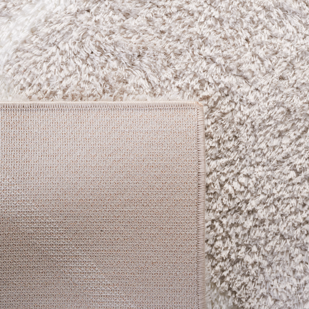 Safavieh Tahoe Shag Tho676H Silver/White Rug.