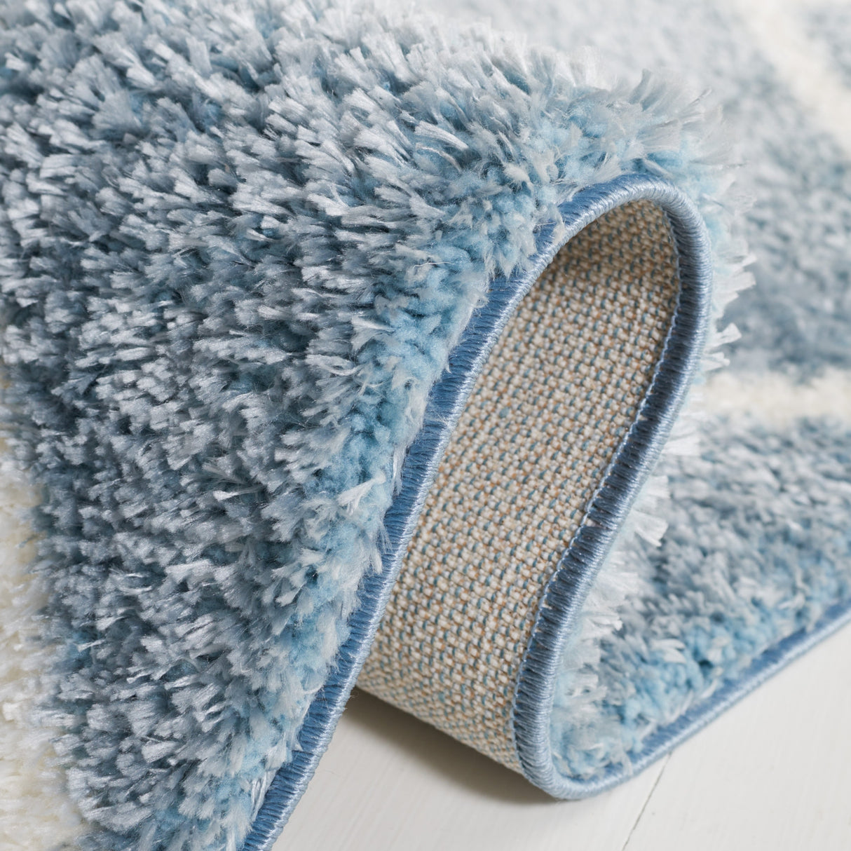 Safavieh Tahoe Shag Tho676M Blue/White Rug.