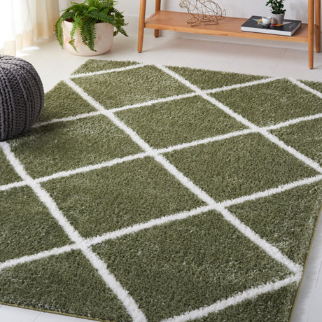 Safavieh Tahoe Shag Tho676W Sage/White Rug.