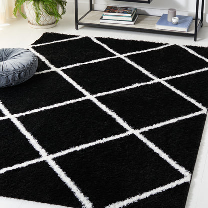 Safavieh Tahoe Shag Tho676Z Black/White Area Rug