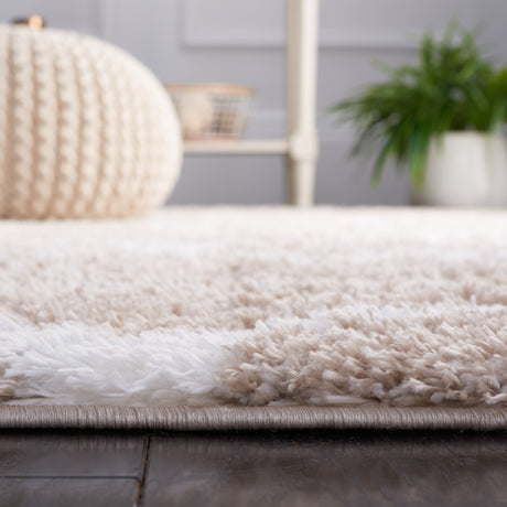 Safavieh Tahoe Shag Tho677B Beige/White Rug.