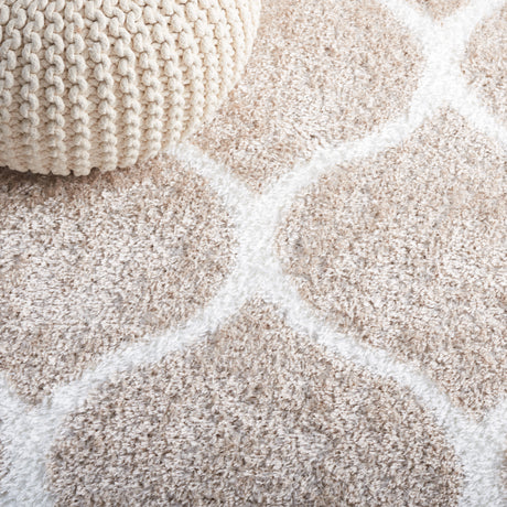 Safavieh Tahoe Shag Tho677B Beige/White Rug.