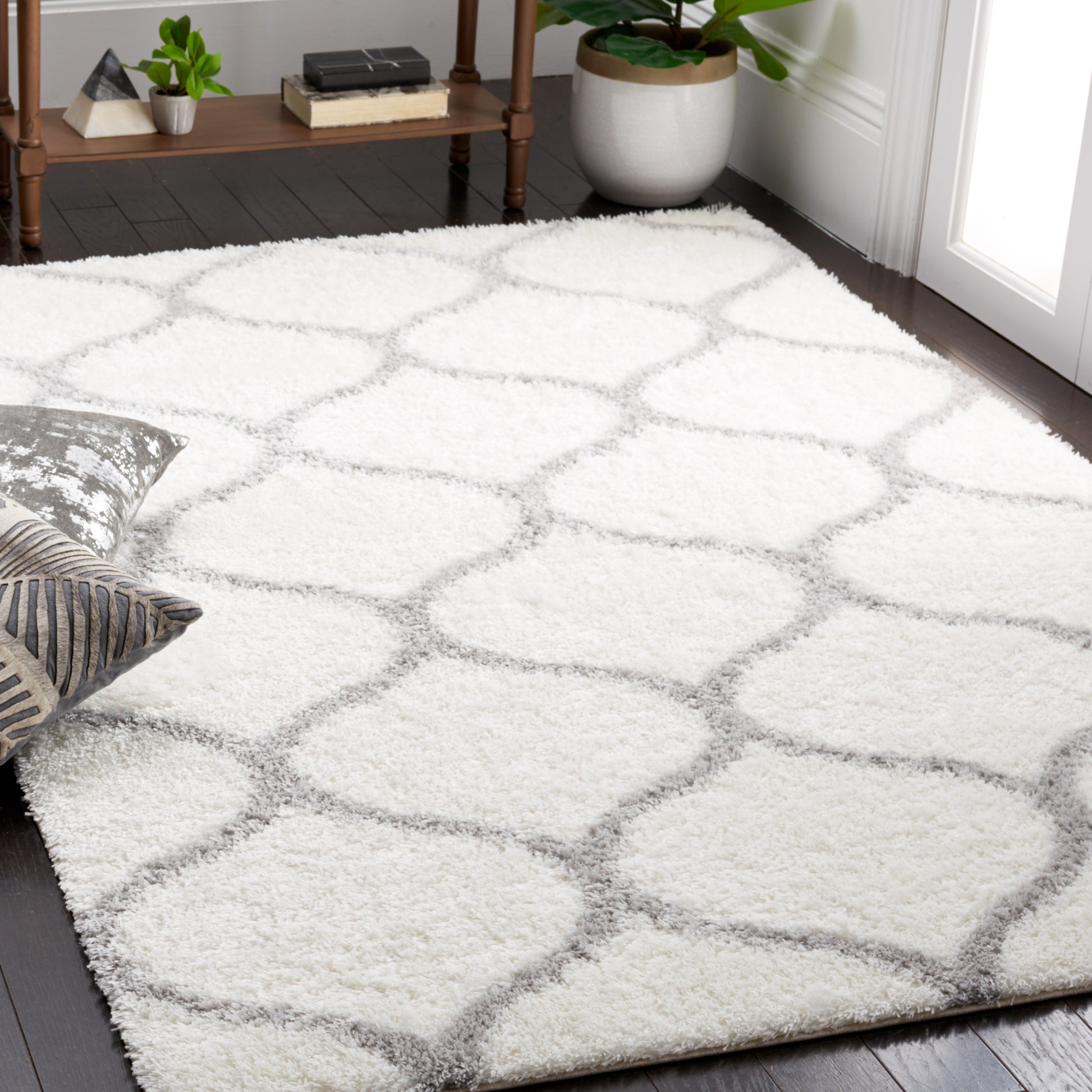 Safavieh Tahoe Shag Tho677C White/Grey Area Rug