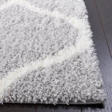Safavieh Tahoe Shag Tho677F Light Grey/White Rug.