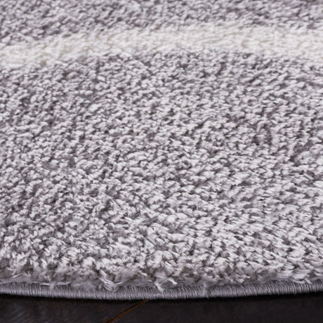 Safavieh Tahoe Shag Tho677F Light Grey/White Rug.