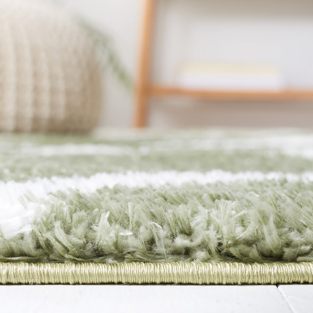 Safavieh Tahoe Shag Tho677W Sage/White Rug.