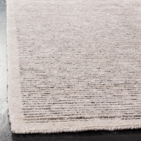 Safavieh Tibetan Tib555B Grey Rug.