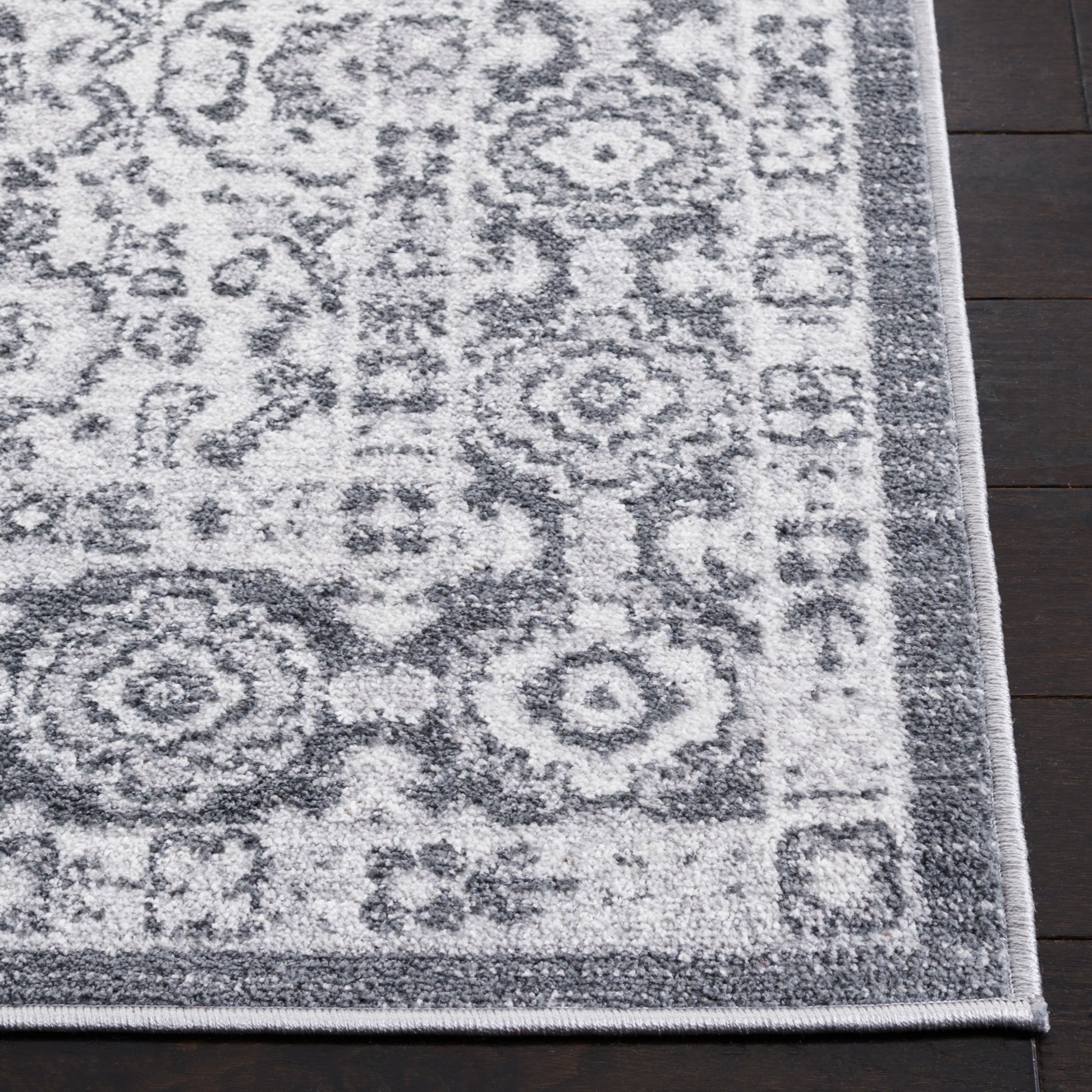 Safavieh Toscana Tos652A Ivory/Dark Grey Area Rug