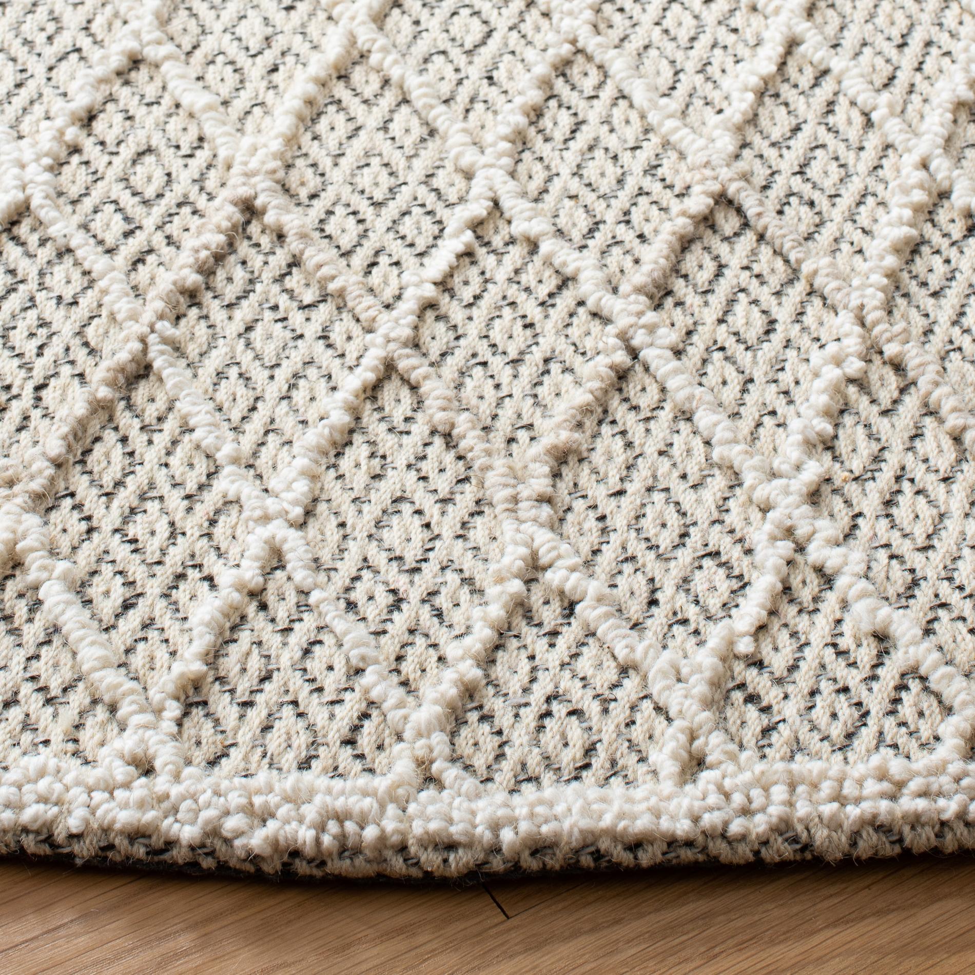 Safavieh Trace Trc209A Ivory/Black Area Rug