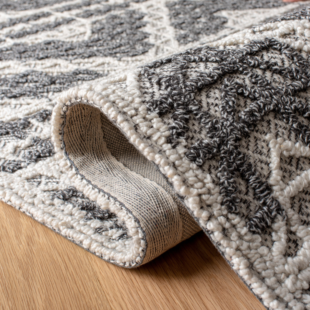 Safavieh Trace Trc216F Grey/Charcoal Rugs.