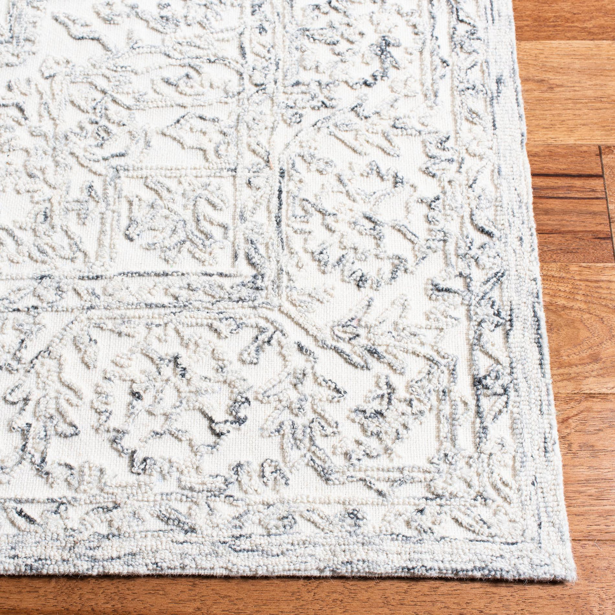 Safavieh Trace Trc302H Ivory/Charcoal Rugs.