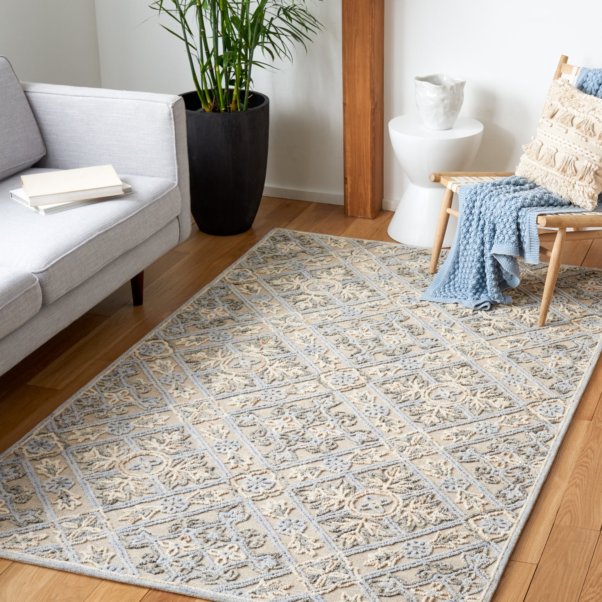 Safavieh Trace Trc802B Beige/Silver Area Rug