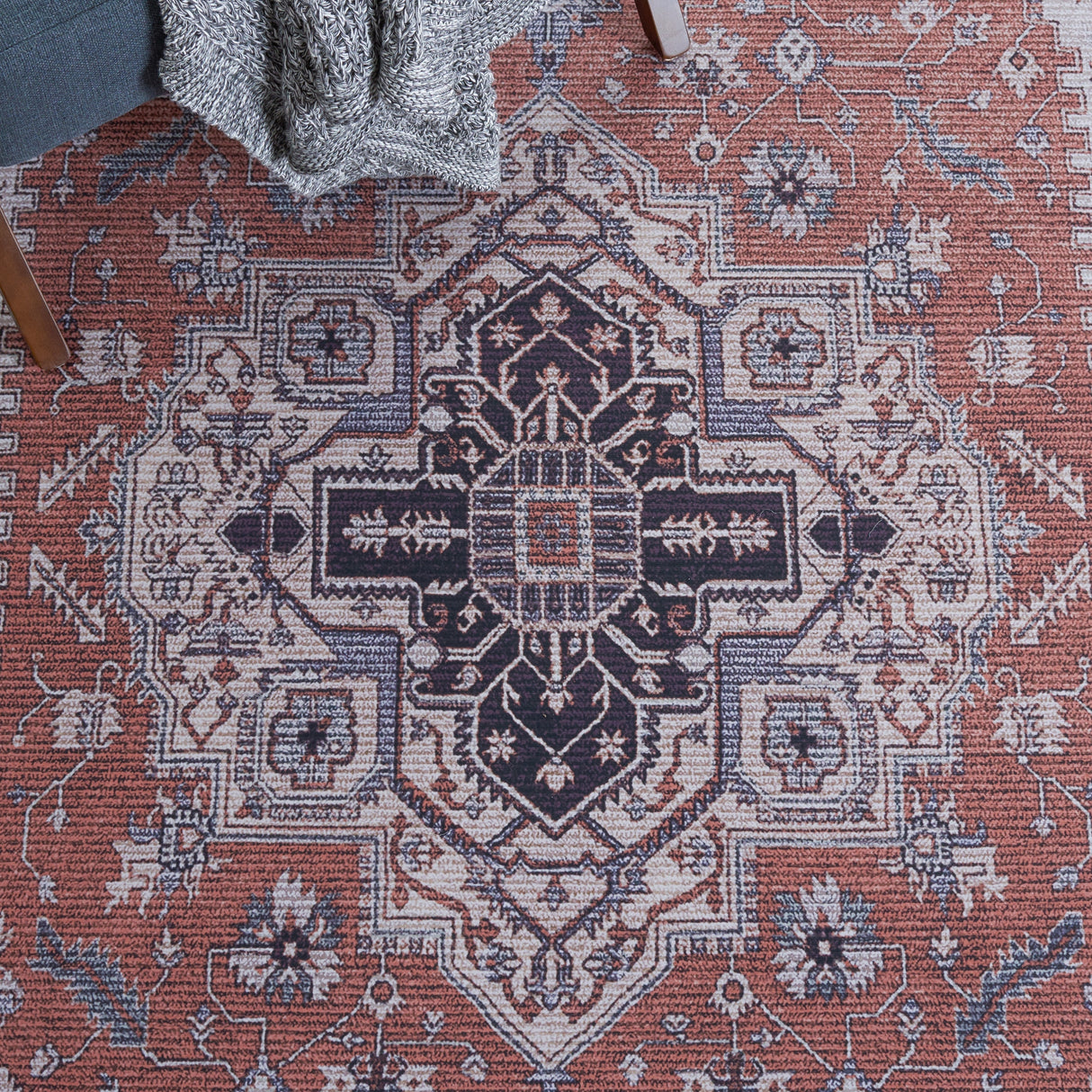 Safavieh Machine Washable Tucson Tsn128P Rust/Navy Rug.