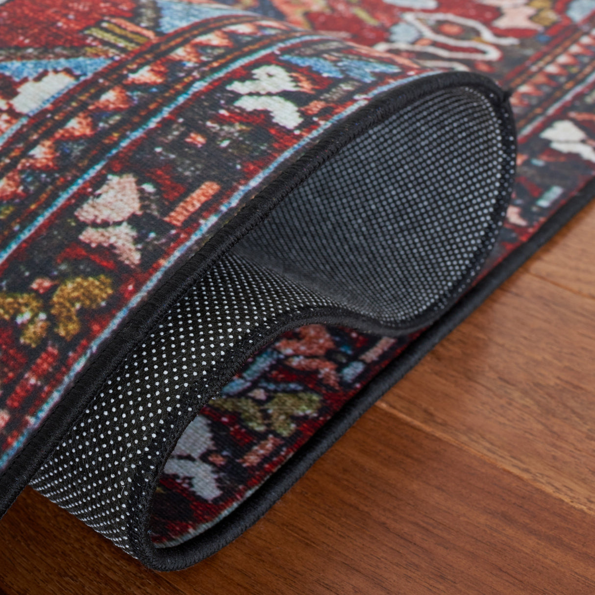 Safavieh Machine Washable Tucson Tsn138Q Red/Blue Rug.