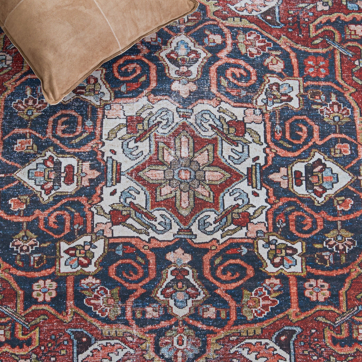 Safavieh Machine Washable Tucson Tsn176Q Red/Navy Rug.