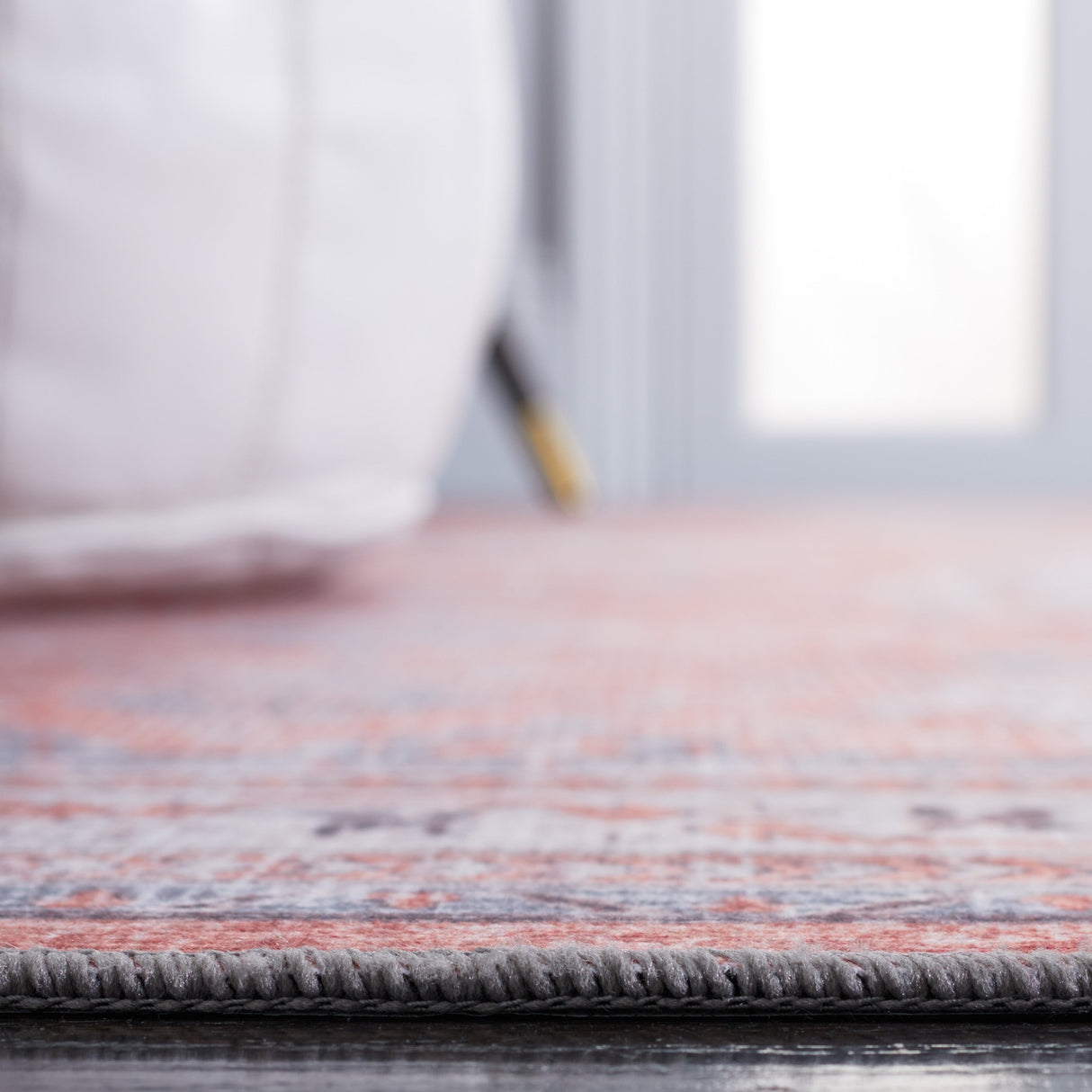 Safavieh Machine Washable Tucson Tsn188P Rust/Beige Rug.