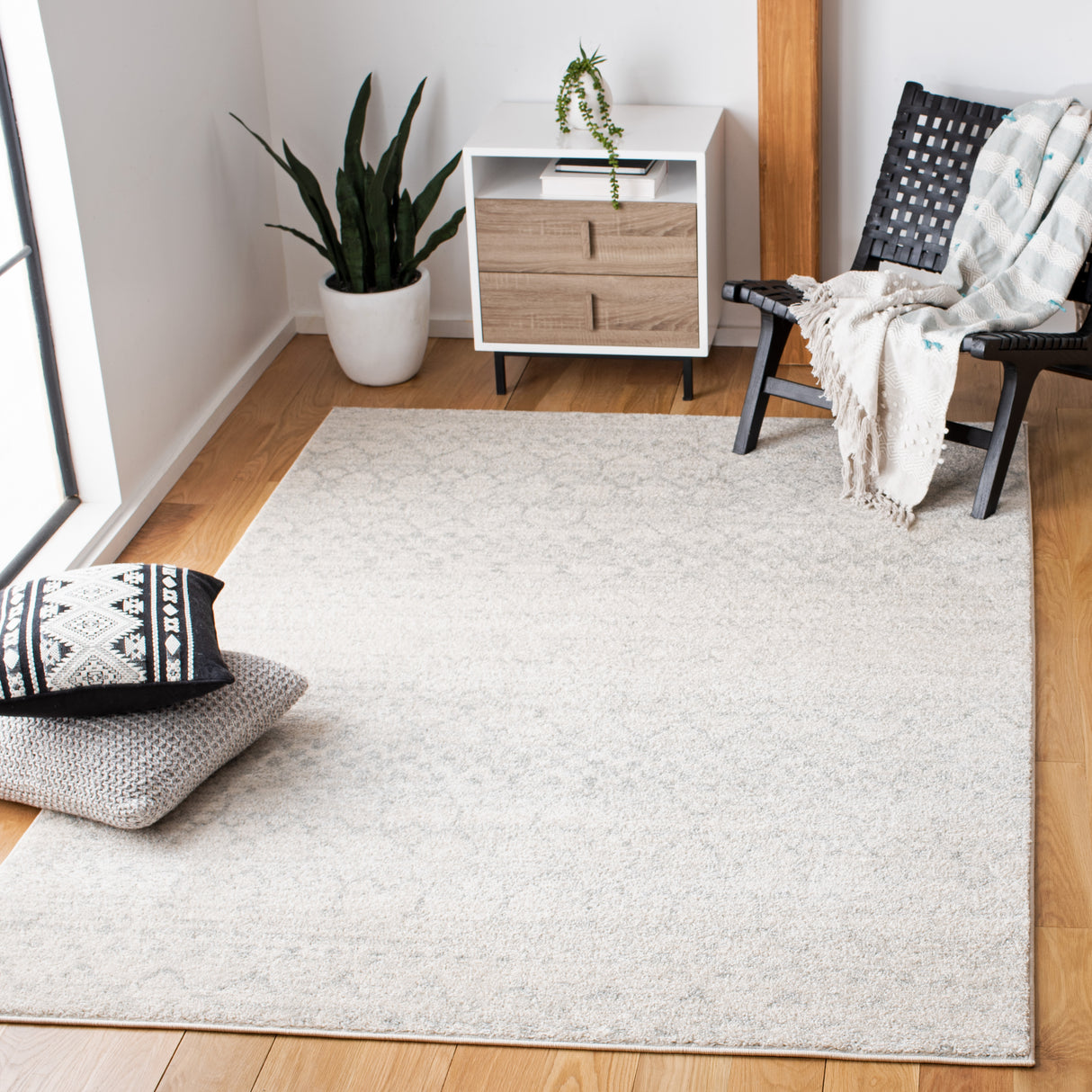 Safavieh Tulum Tul249B Ivory/Light Grey Rug.