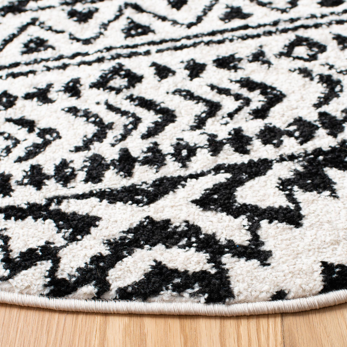 Safavieh Tulum Tul272B Ivory/Black Rug.