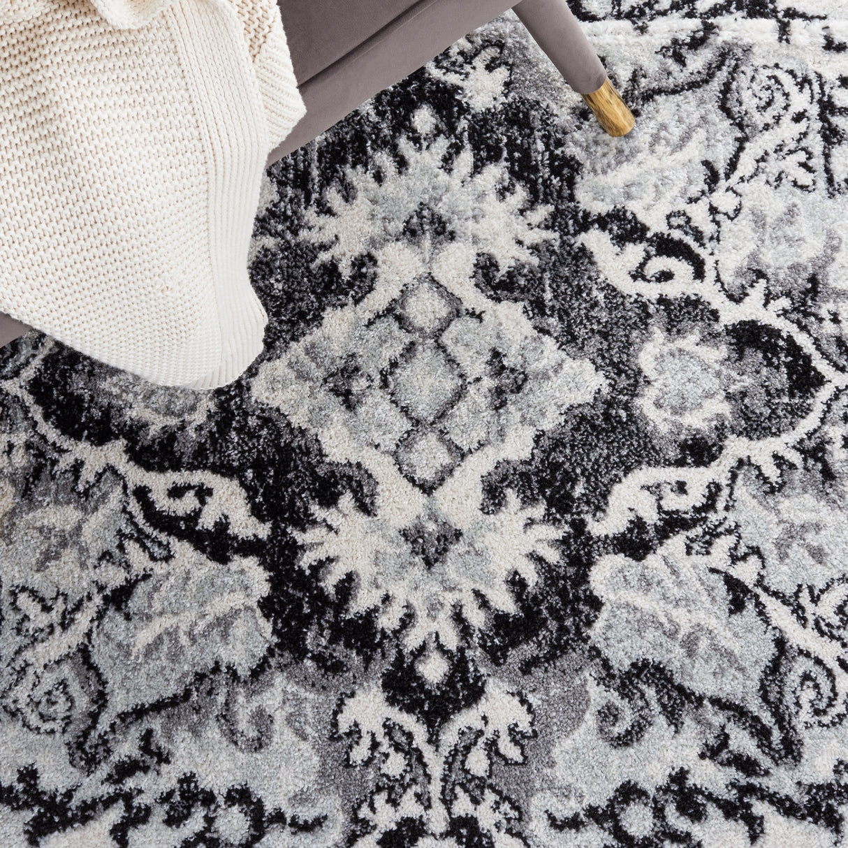 Safavieh Tulum Tul278A Ivory/Black Rug.