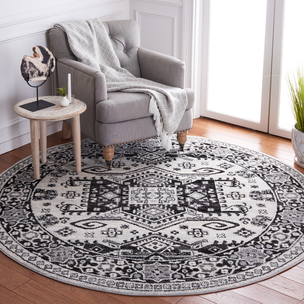 Safavieh Tulum Tul285A Ivory/Black Rug.
