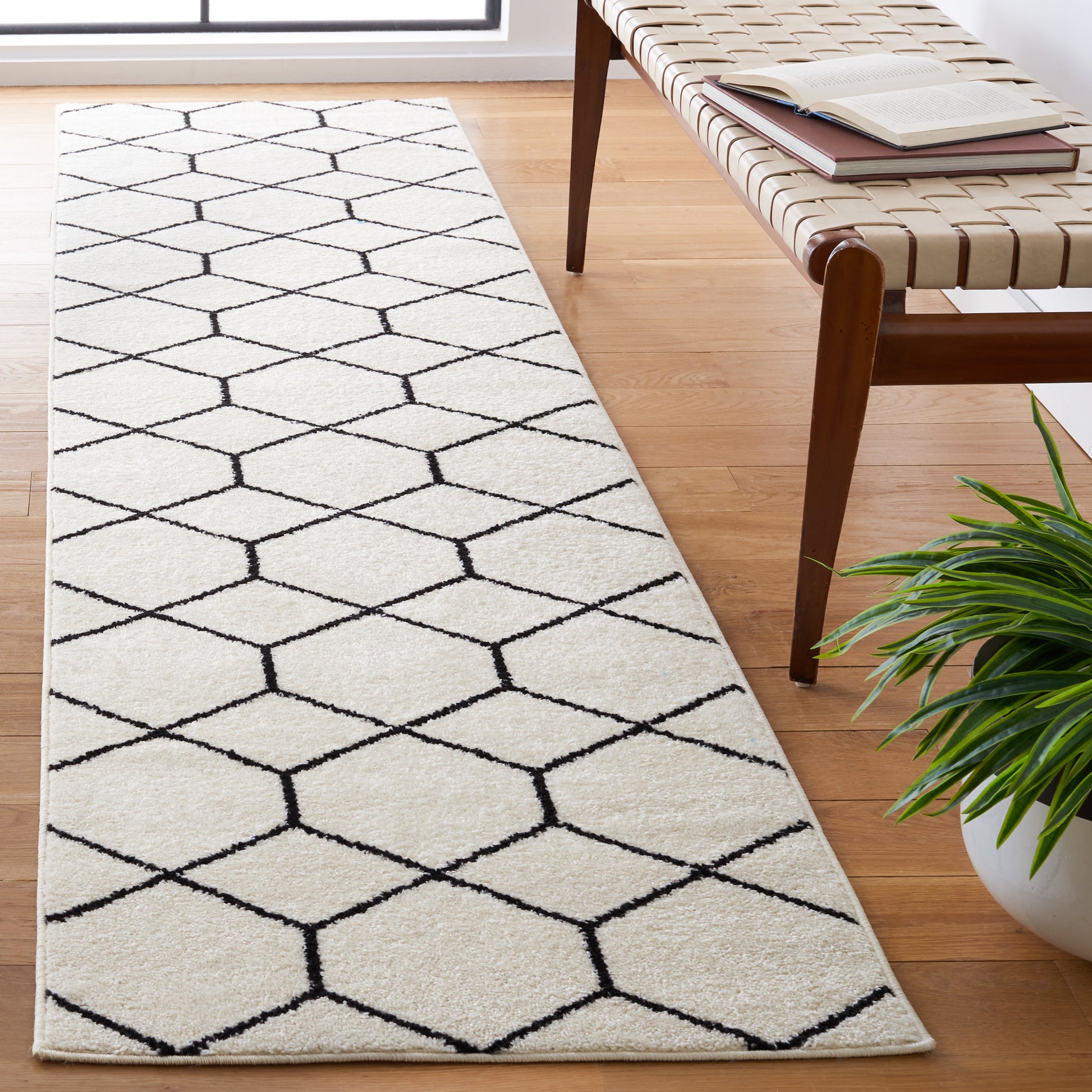 Safavieh Tulum Tul608A Ivory/Black Area Rug