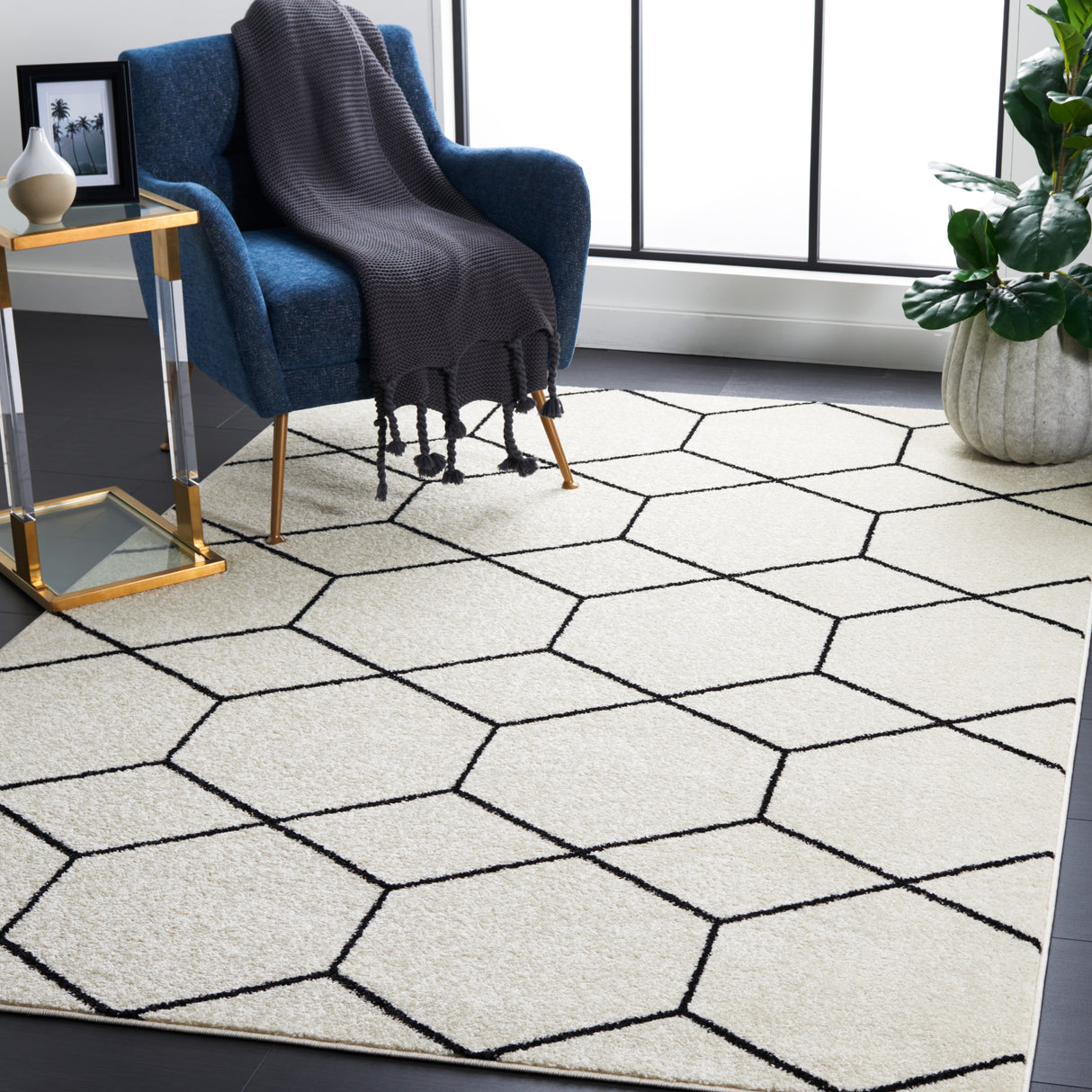 Safavieh Tulum Tul608A Ivory/Black Rug.